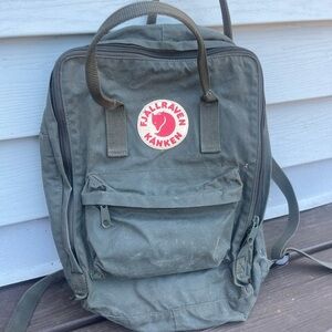 Fjallraven Kånken Forest Green Backpack